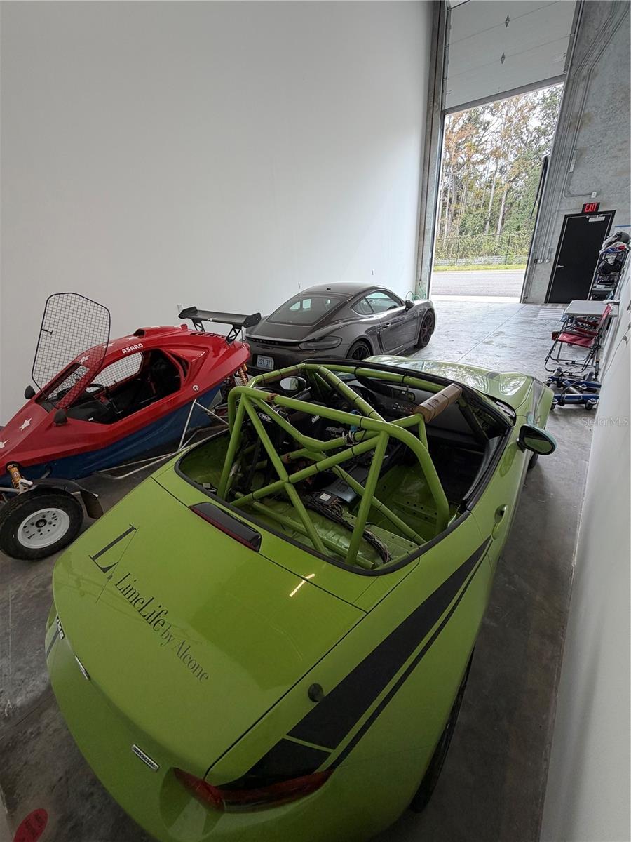 MOTOR ENCLAVE PH 1 - Commercial Sale