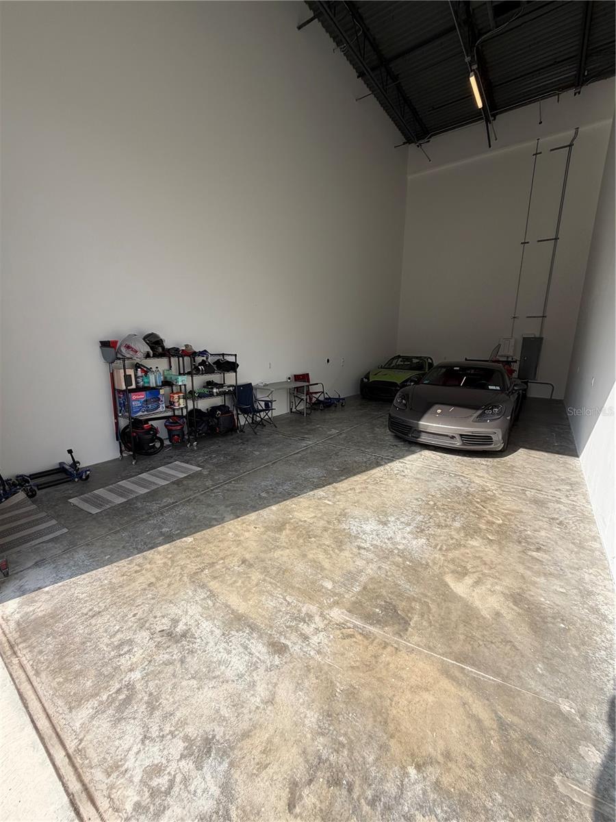 MOTOR ENCLAVE PH 1 - Commercial Sale