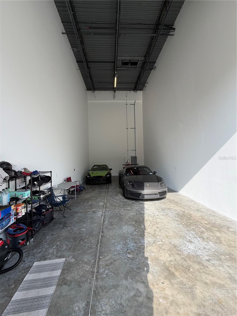 MOTOR ENCLAVE PH 1 - Commercial Sale