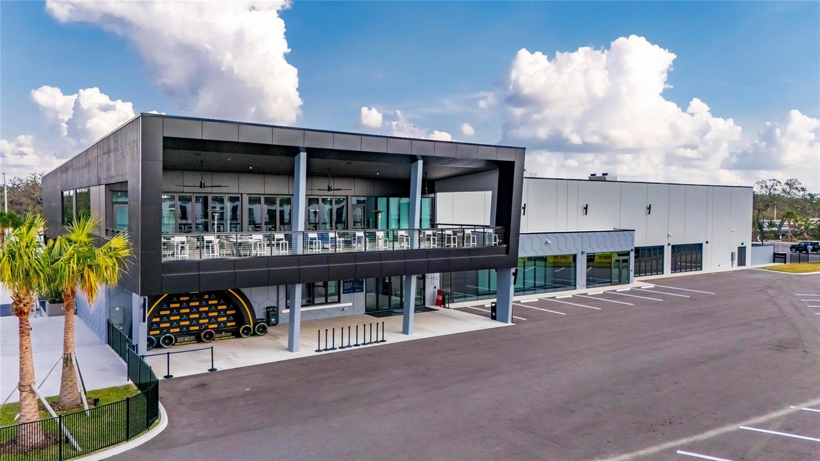 MOTOR ENCLAVE PH 1 - Commercial Sale