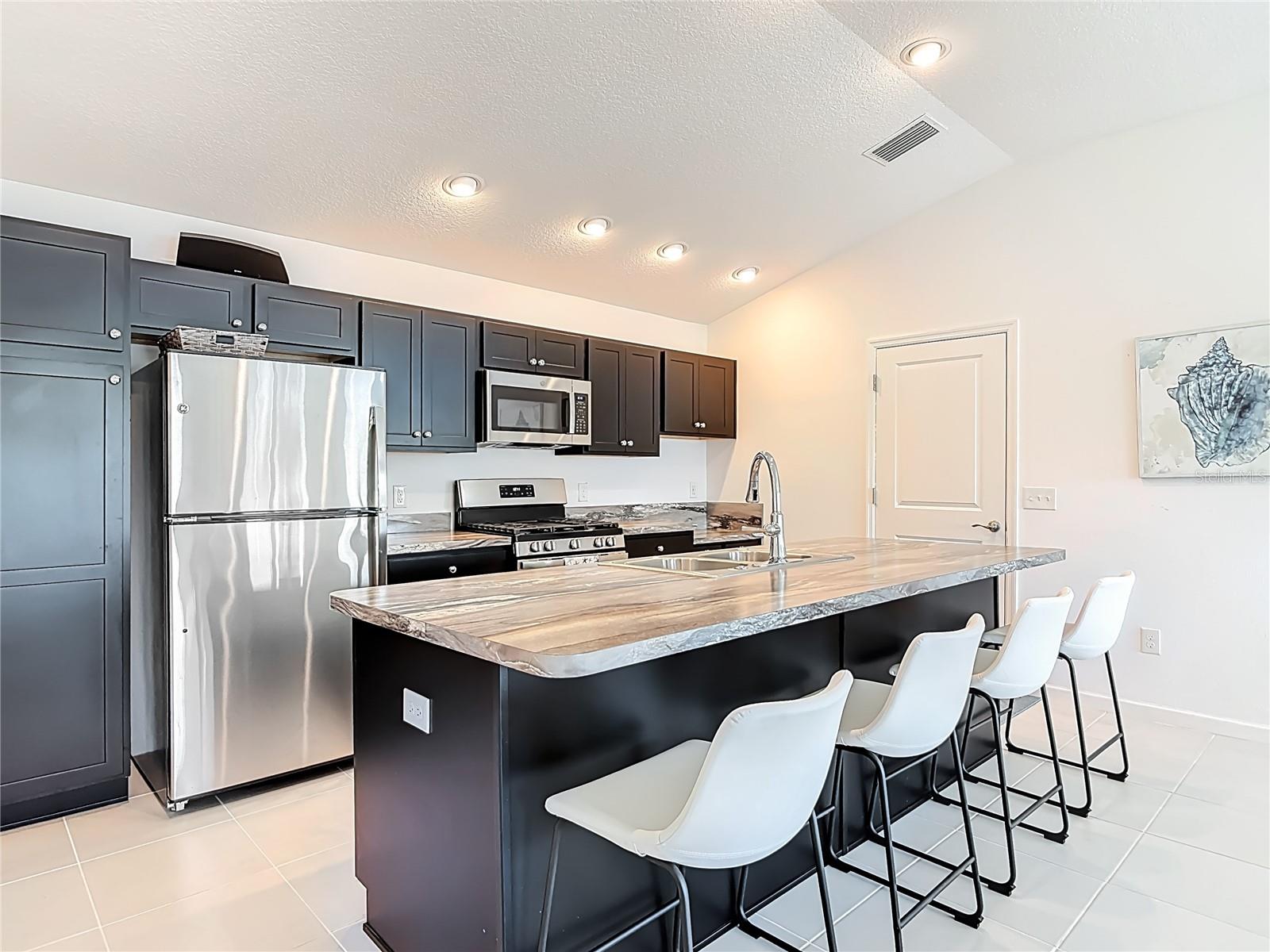 VILLAGES/FENNEY SWALLOWTALL VI - Residential