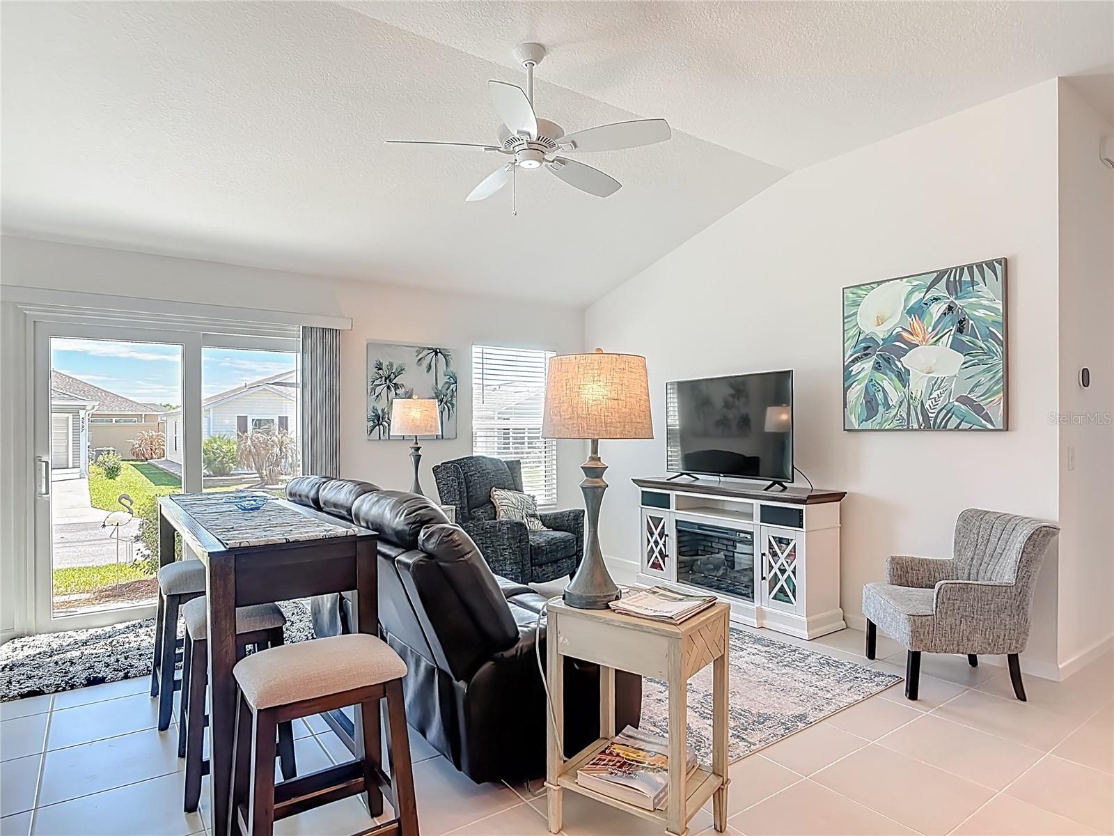 VILLAGES/FENNEY SWALLOWTALL VI - Residential