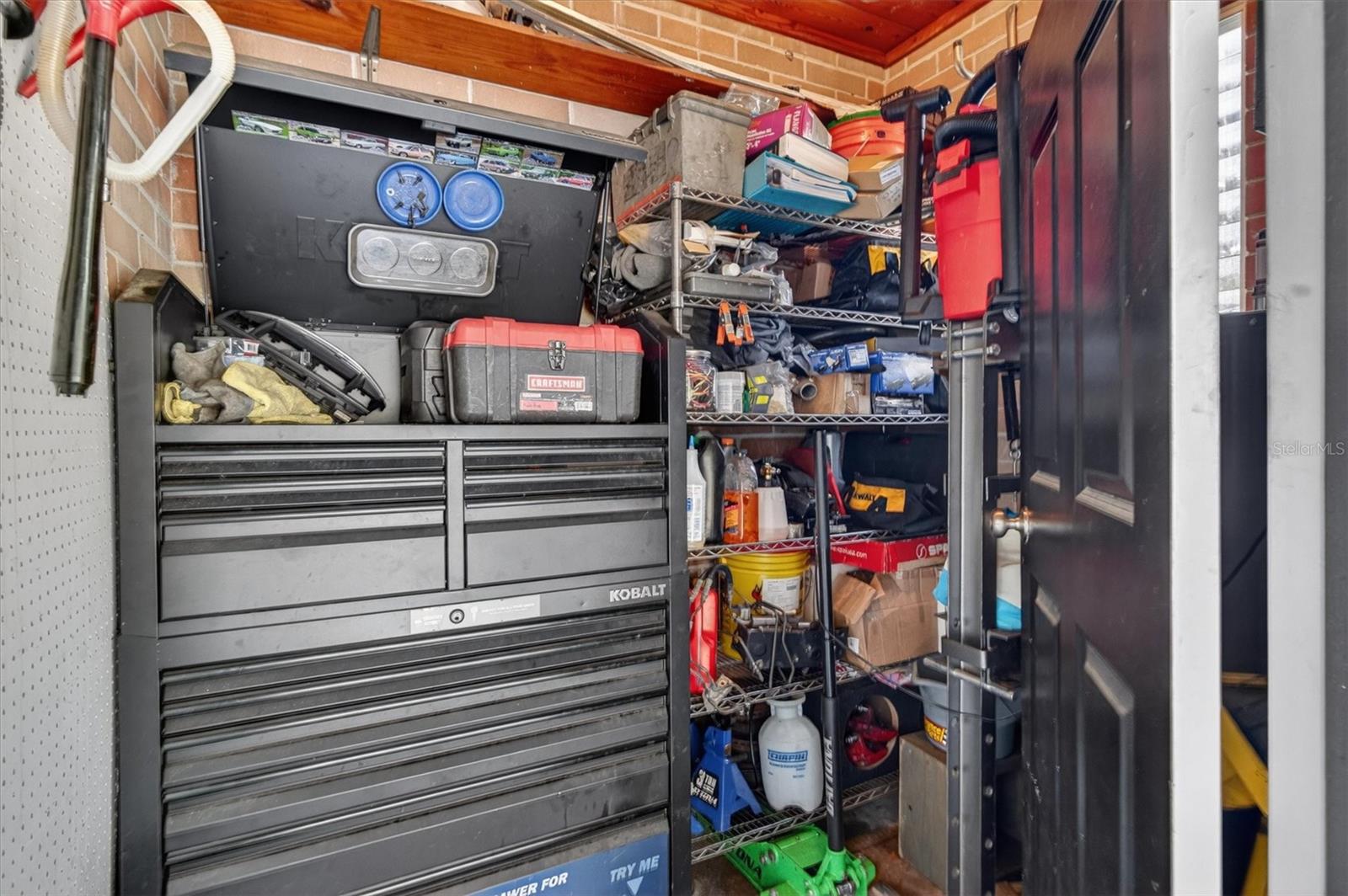 LEESBURG HILLSIDE MANOR - Residential