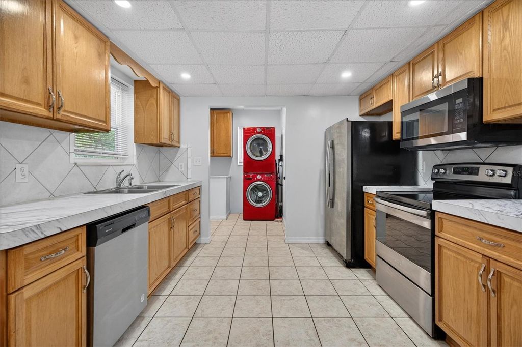 Photo of 2303 Mahoney Avenue, Leesburg, FL 34748 (MLS # O6401053)