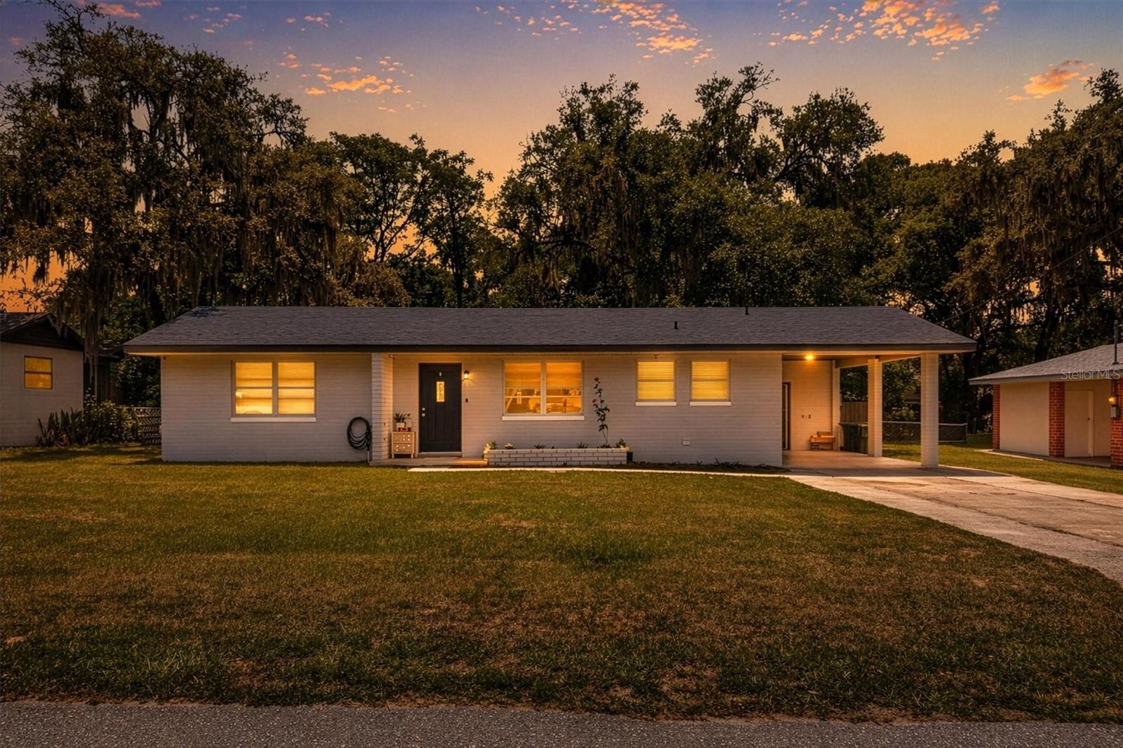 LEESBURG HILLSIDE MANOR - Residential