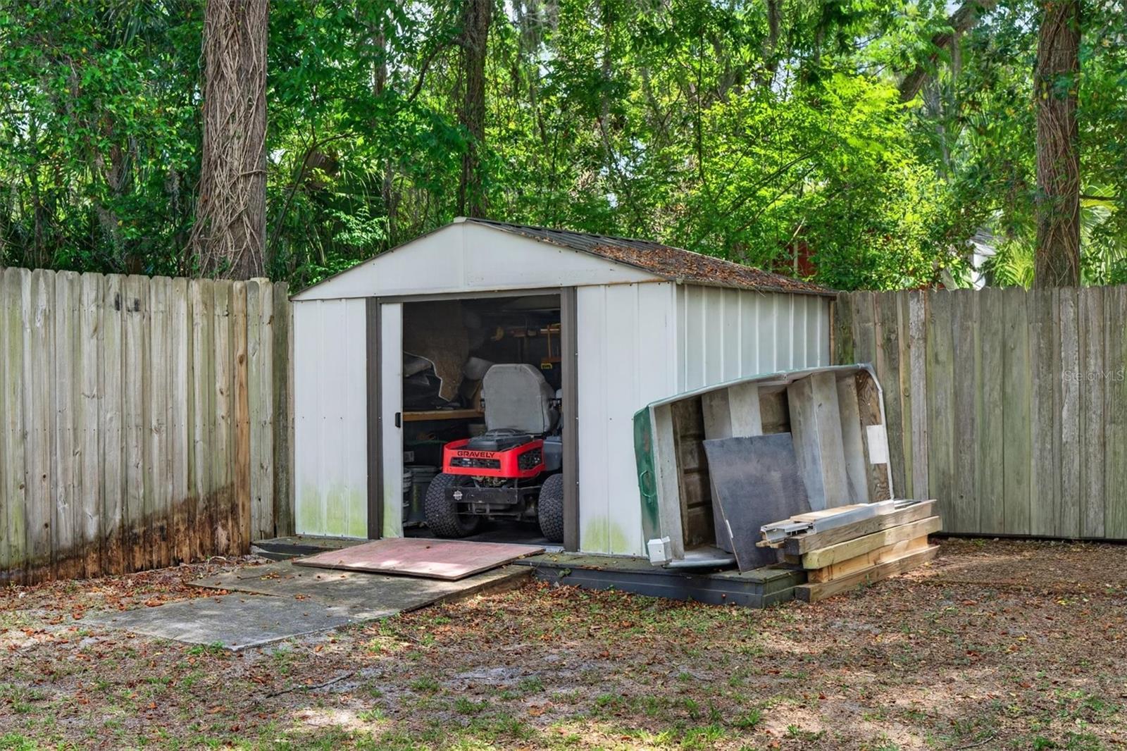 LEESBURG HILLSIDE MANOR - Residential