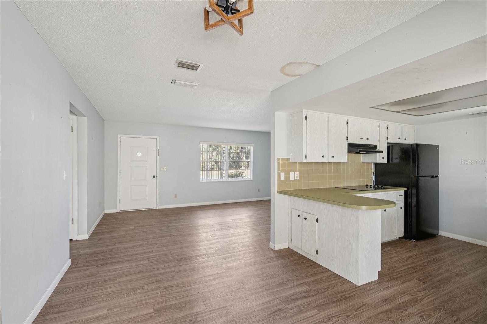 VILLAGE GREEN UNIT 01 - Residential