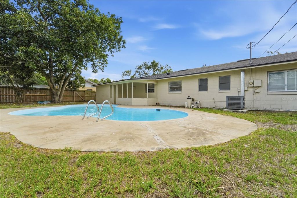 Photo of 2213 Villano Avenue, Orlando, FL 32818 (MLS # O6406169)