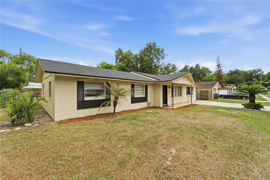 Photo of 2213 Villano Avenue, Orlando, FL 32818 (MLS # O6406169)