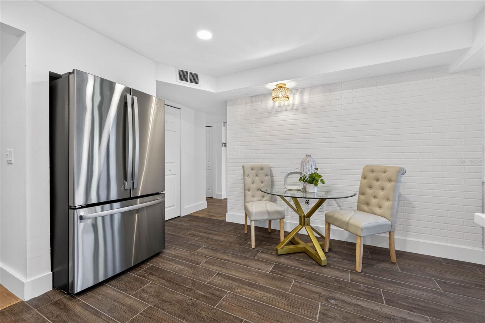 EDEN ISLE CONDO OF ST PETERSBURG - Residential