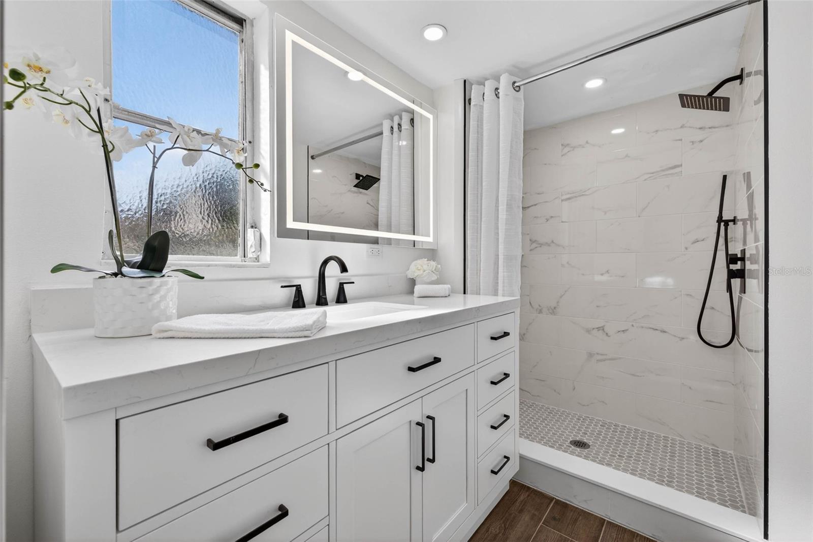 EDEN ISLE CONDO OF ST PETERSBURG - Residential