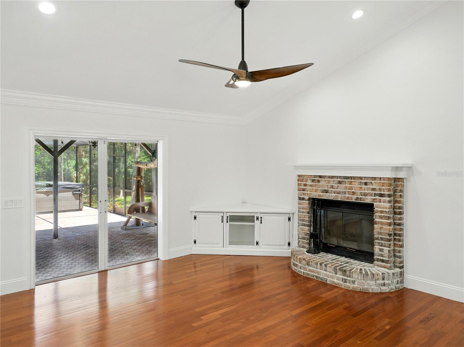 WATERFORD ON THE ALAFIA - Residential