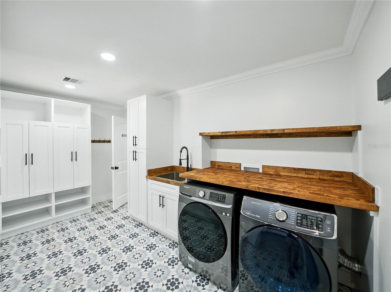 WATERFORD ON THE ALAFIA - Residential