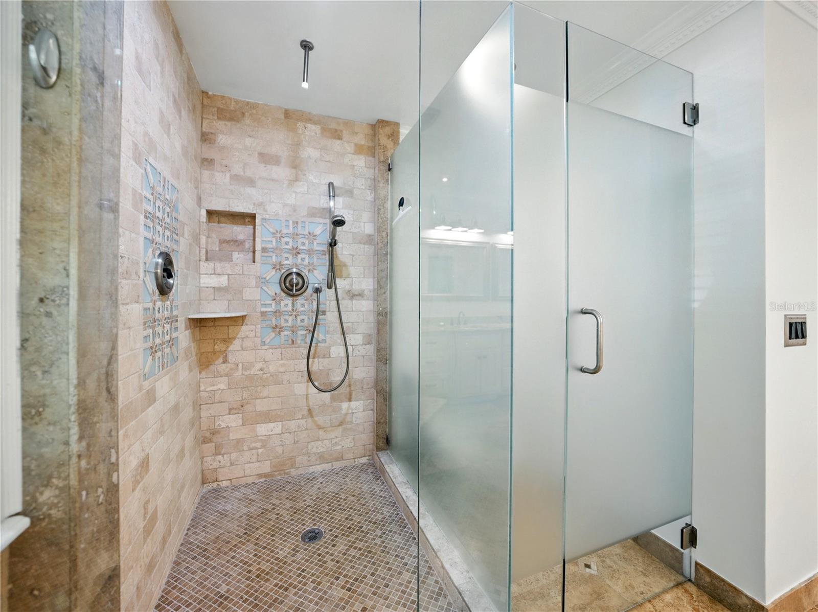 WATERFORD ON THE ALAFIA - Residential