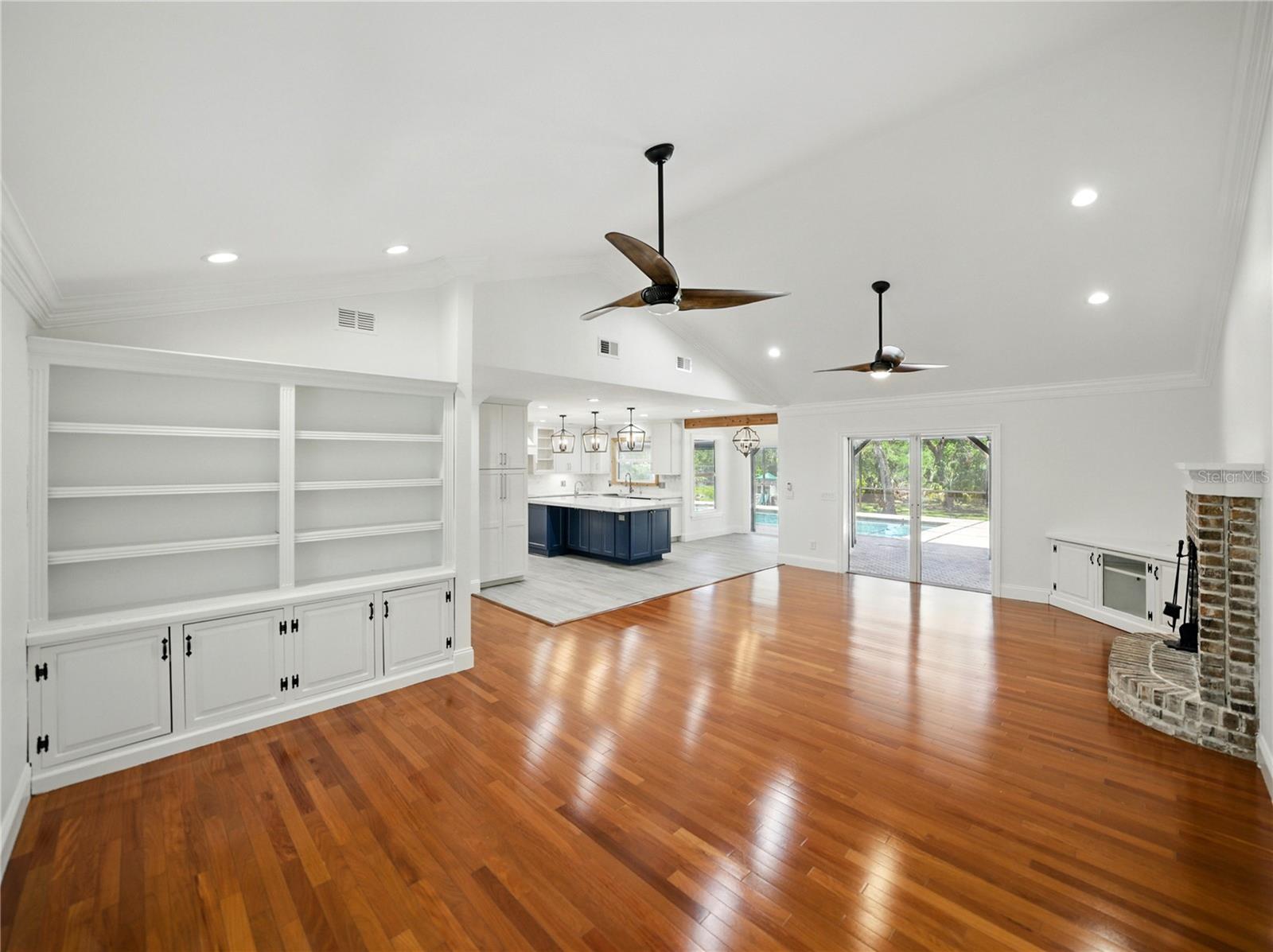 WATERFORD ON THE ALAFIA - Residential