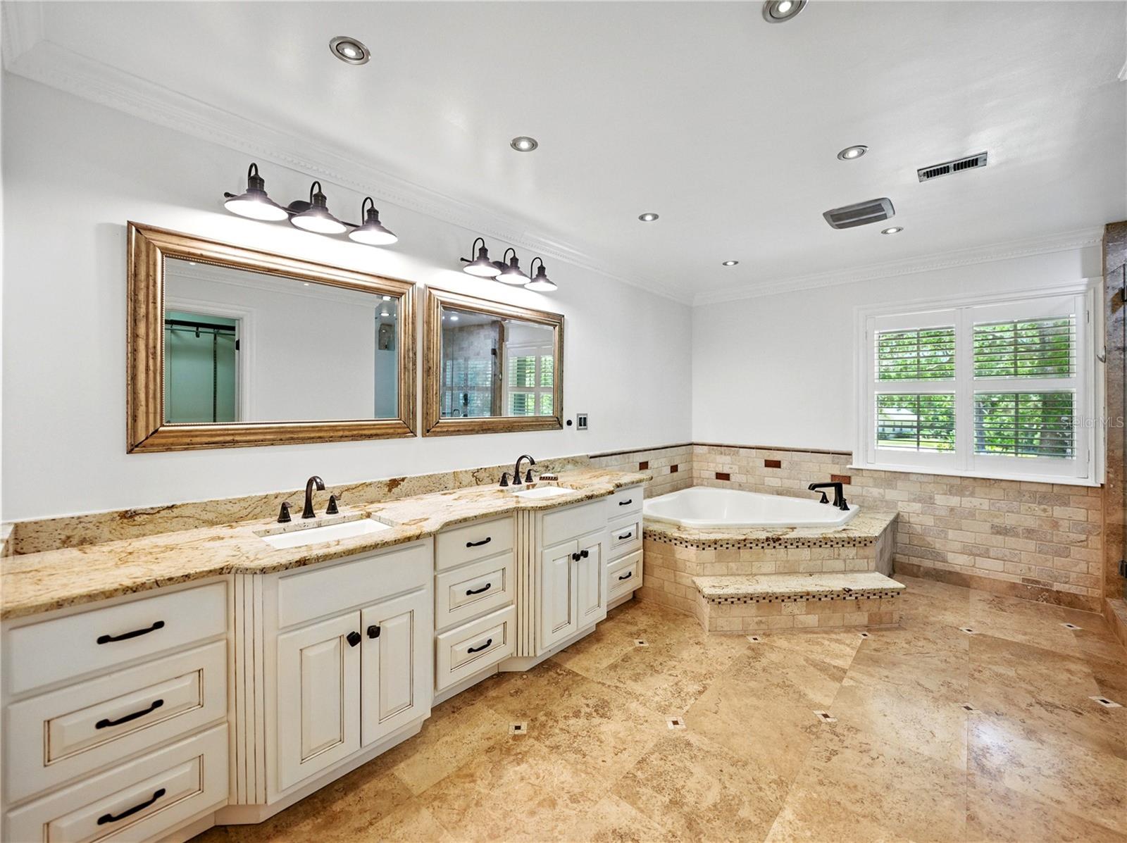 WATERFORD ON THE ALAFIA - Residential