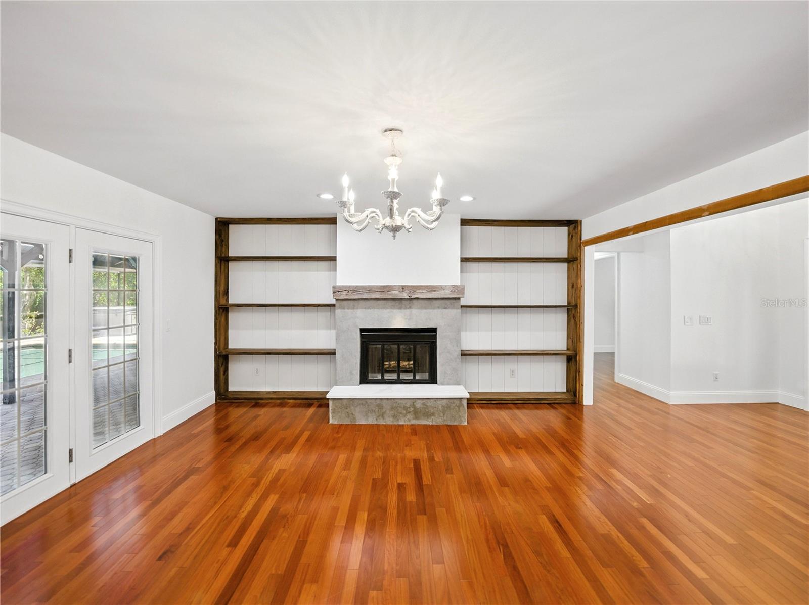 WATERFORD ON THE ALAFIA - Residential