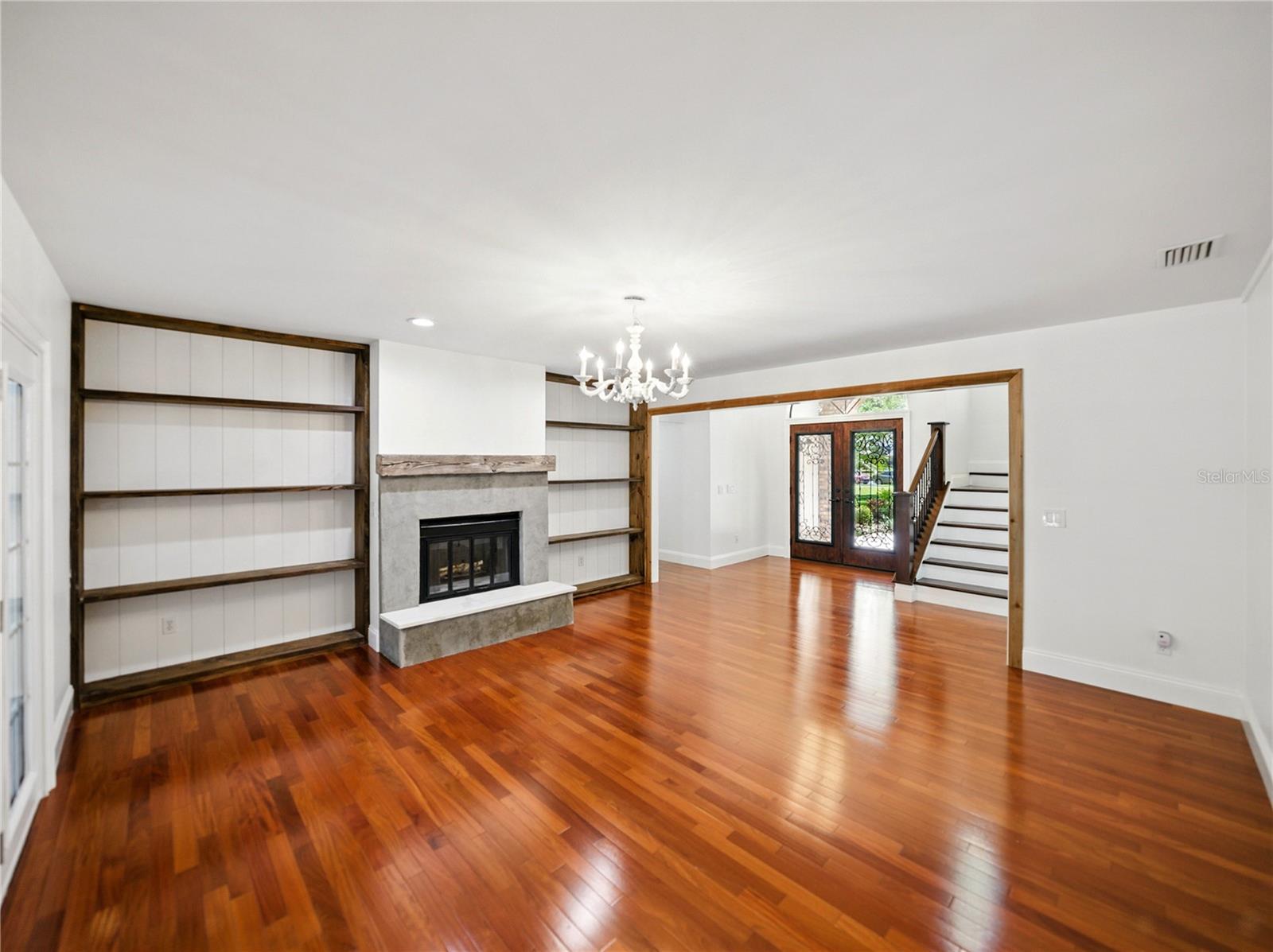 WATERFORD ON THE ALAFIA - Residential