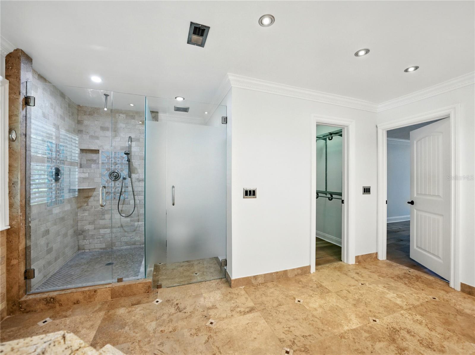 WATERFORD ON THE ALAFIA - Residential