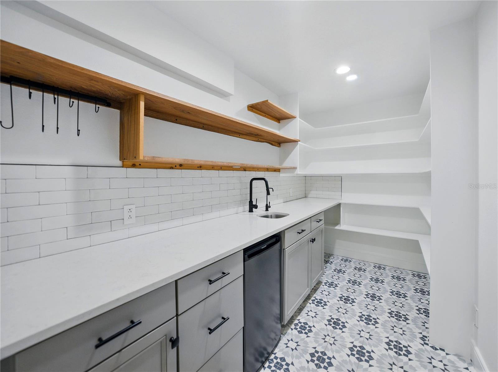 WATERFORD ON THE ALAFIA - Residential