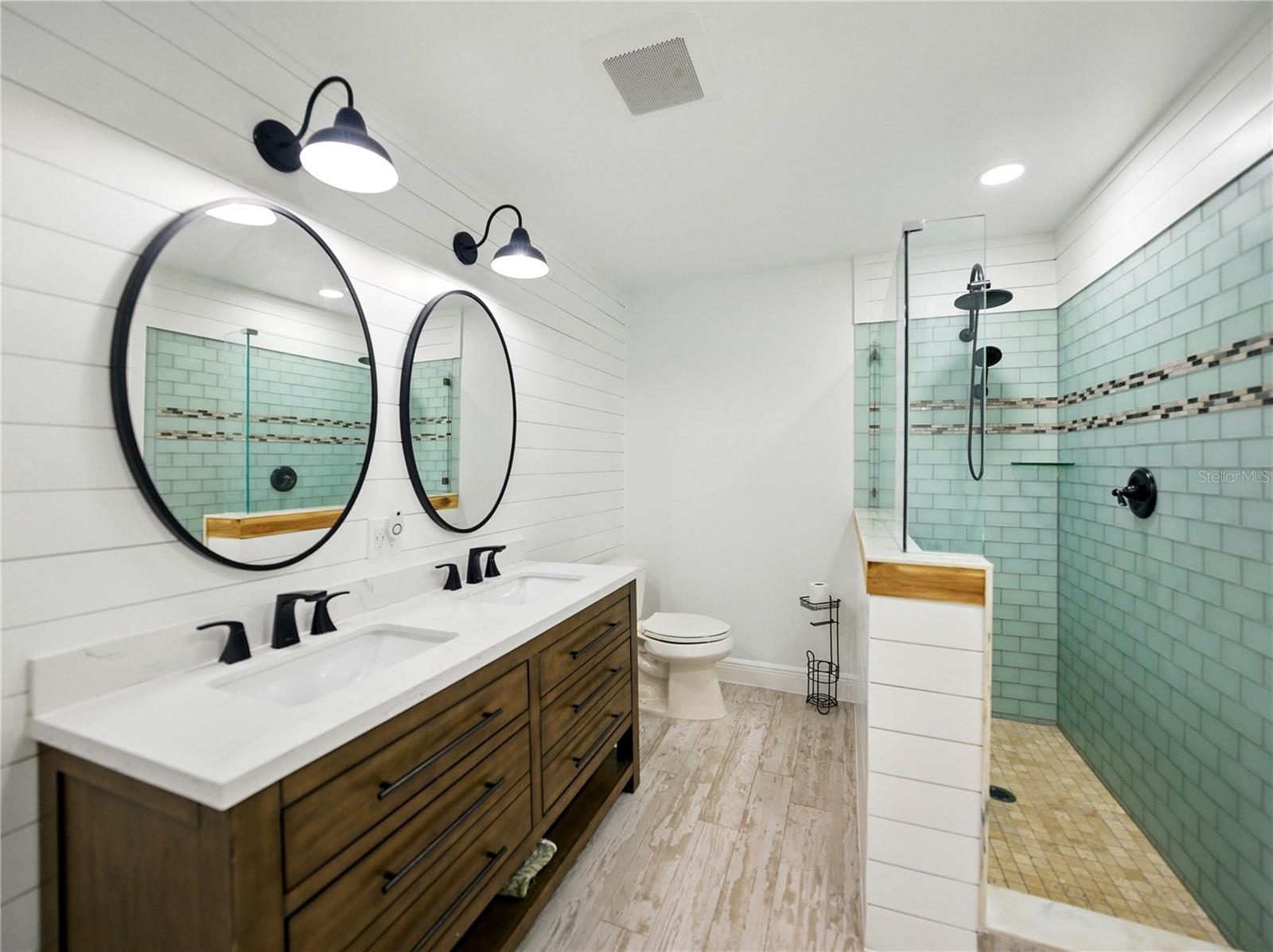 WATERFORD ON THE ALAFIA - Residential