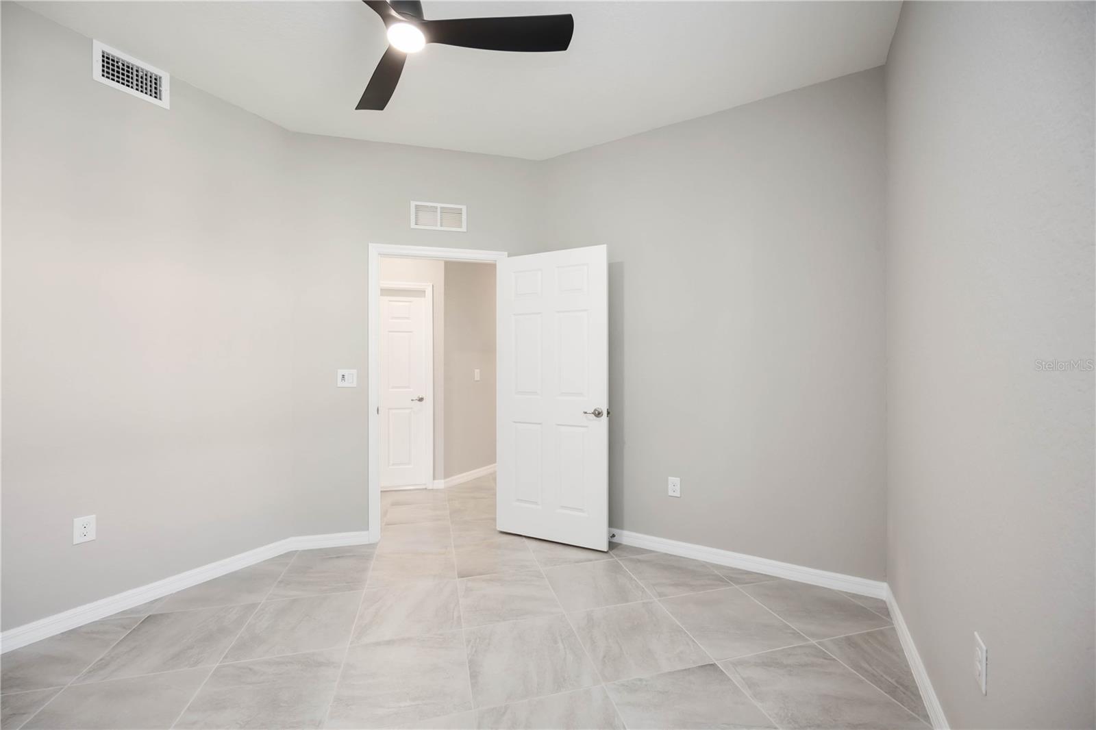 CROOKED CRK I/SARASOTA NATIONA - Residential Lease