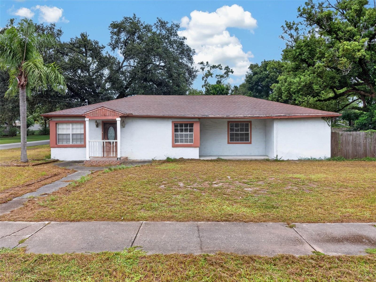 1302 E SLIGH AVENUE