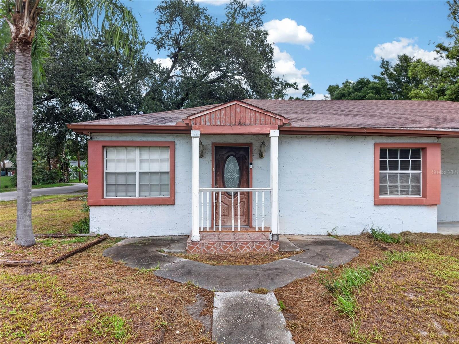 1302 E SLIGH AVENUE