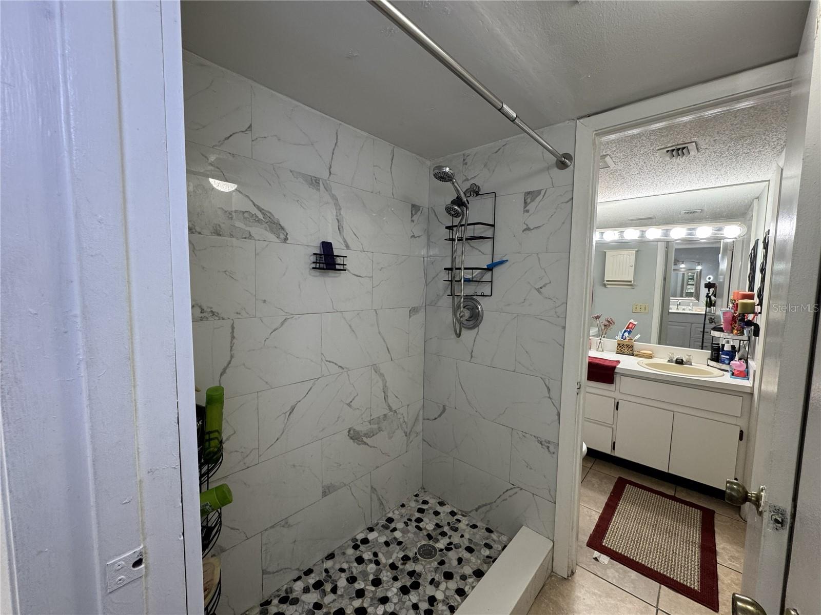 THE OAKS UNIT 1 A CONDO - Residential