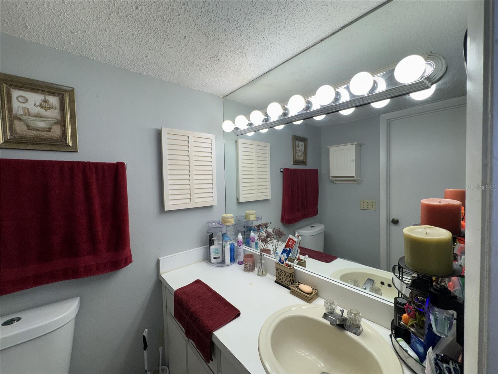 THE OAKS UNIT 1 A CONDO - Residential