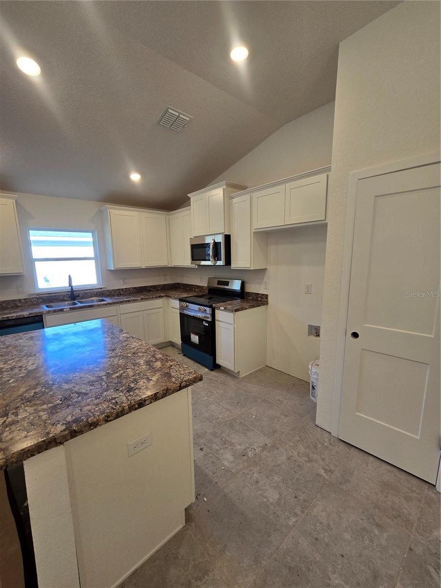 INVERNESS VILLAGE UNIT 03 - Residential