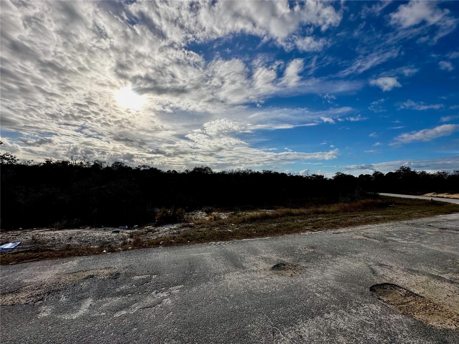 SUNN LAKES ESTATE - Land