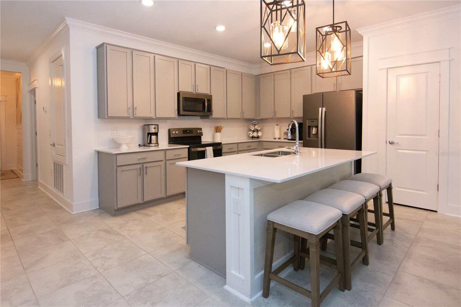 2006 MYRTLE PINE STREET