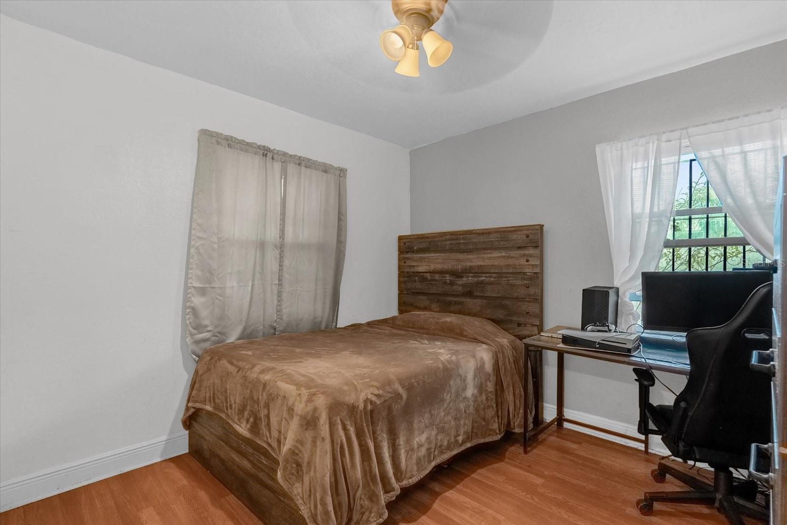 PINE HILLS MANOR 04 - Residential