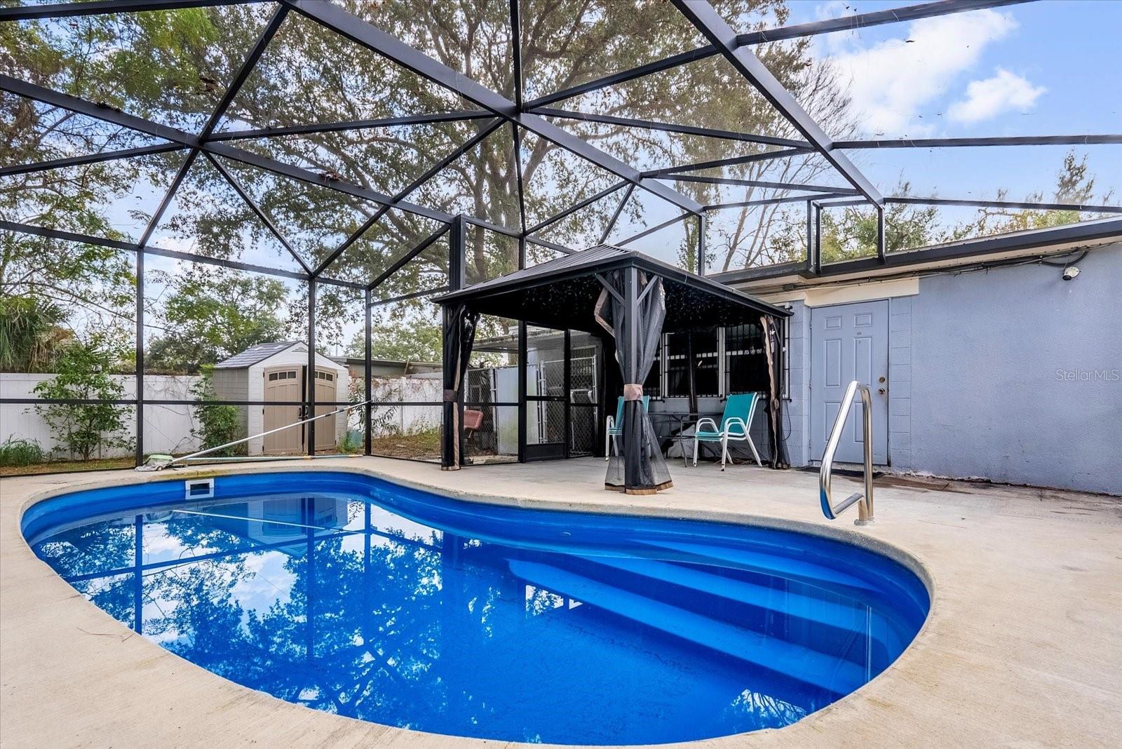 PINE HILLS MANOR 04 - Residential