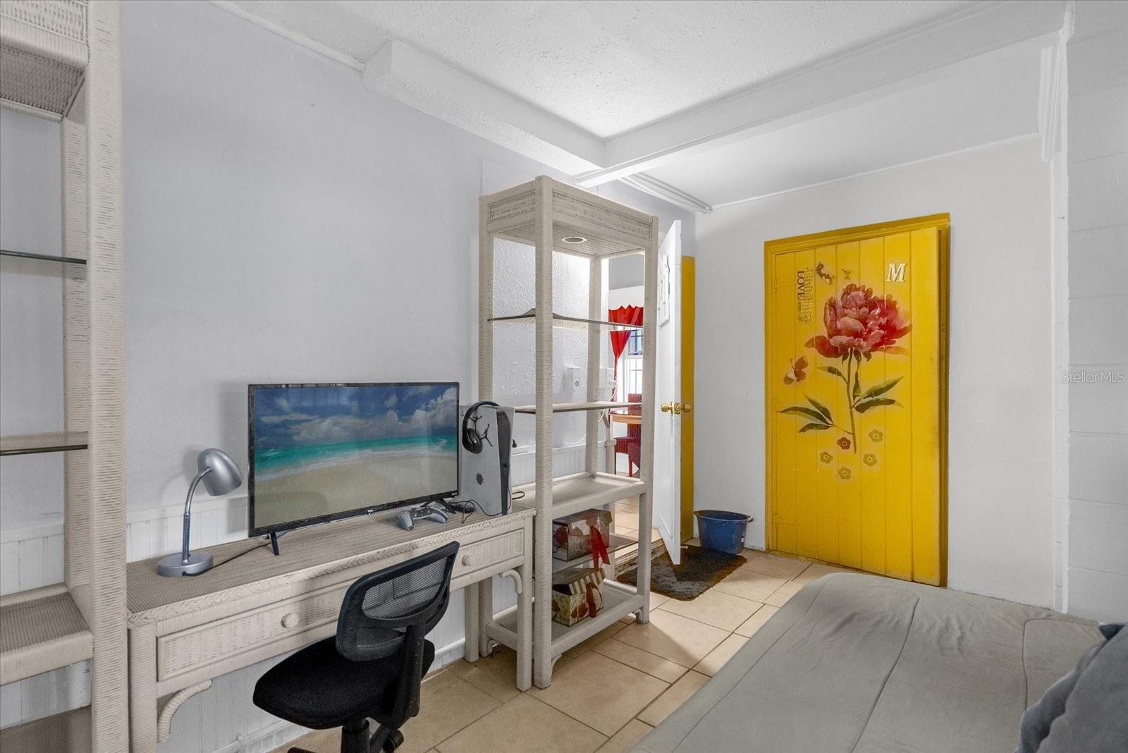 PINE HILLS MANOR 04 - Residential