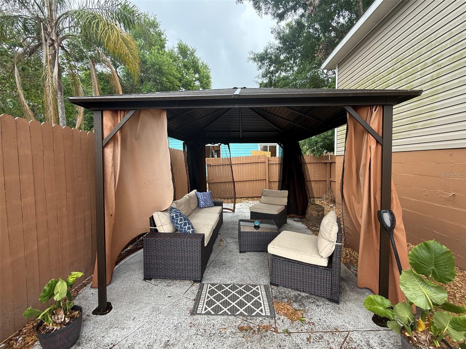 ROANOKE HILLS SUB - Residential