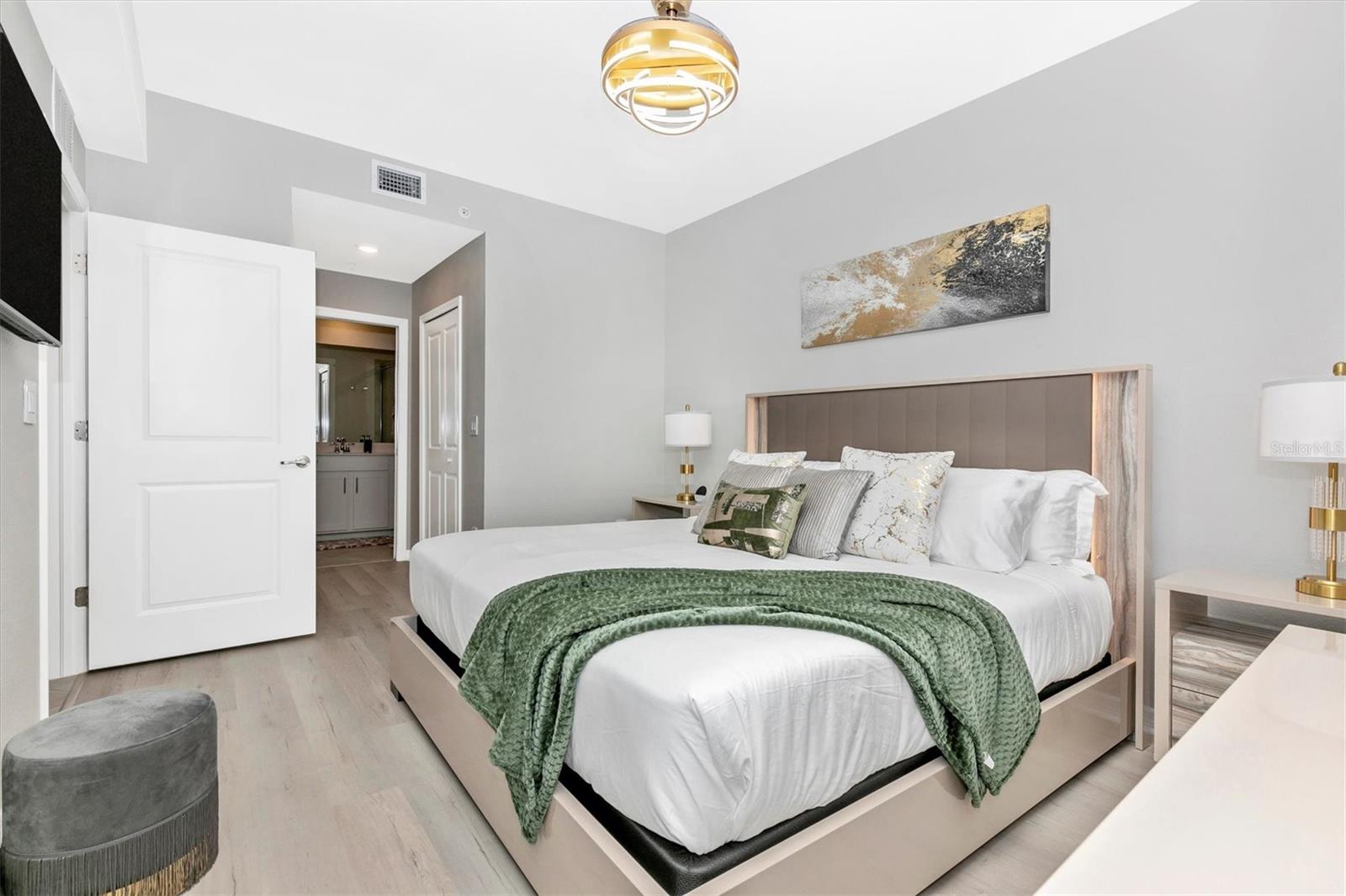 WELLEN PARK GOLF & COUNTRY CLUB - Residential Lease