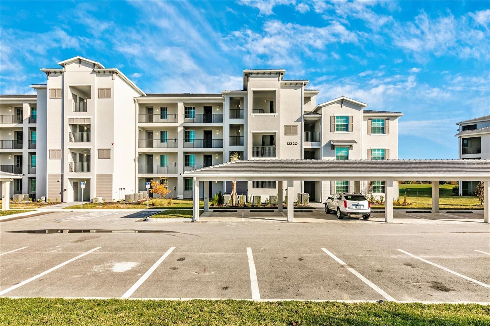 WELLEN PARK GOLF & COUNTRY CLUB - Residential Lease
