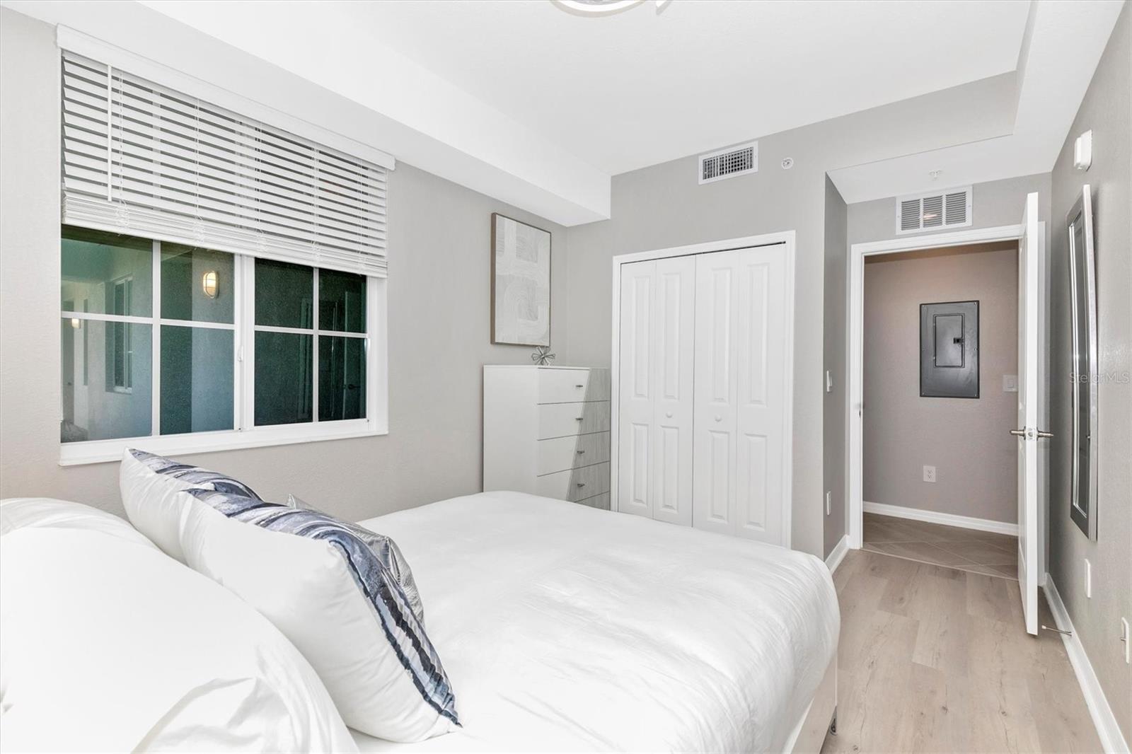 WELLEN PARK GOLF & COUNTRY CLUB - Residential Lease