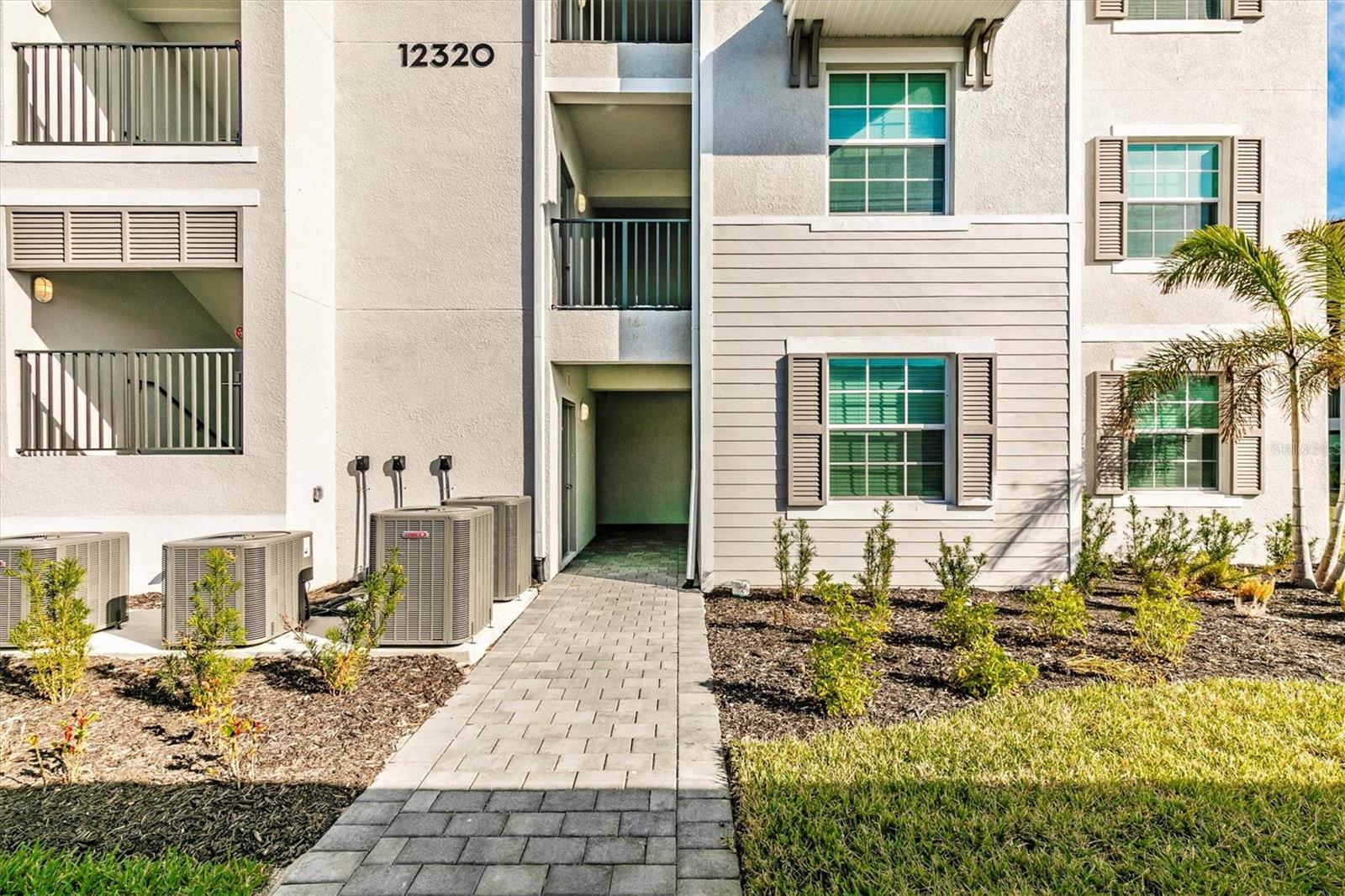 WELLEN PARK GOLF & COUNTRY CLUB - Residential Lease