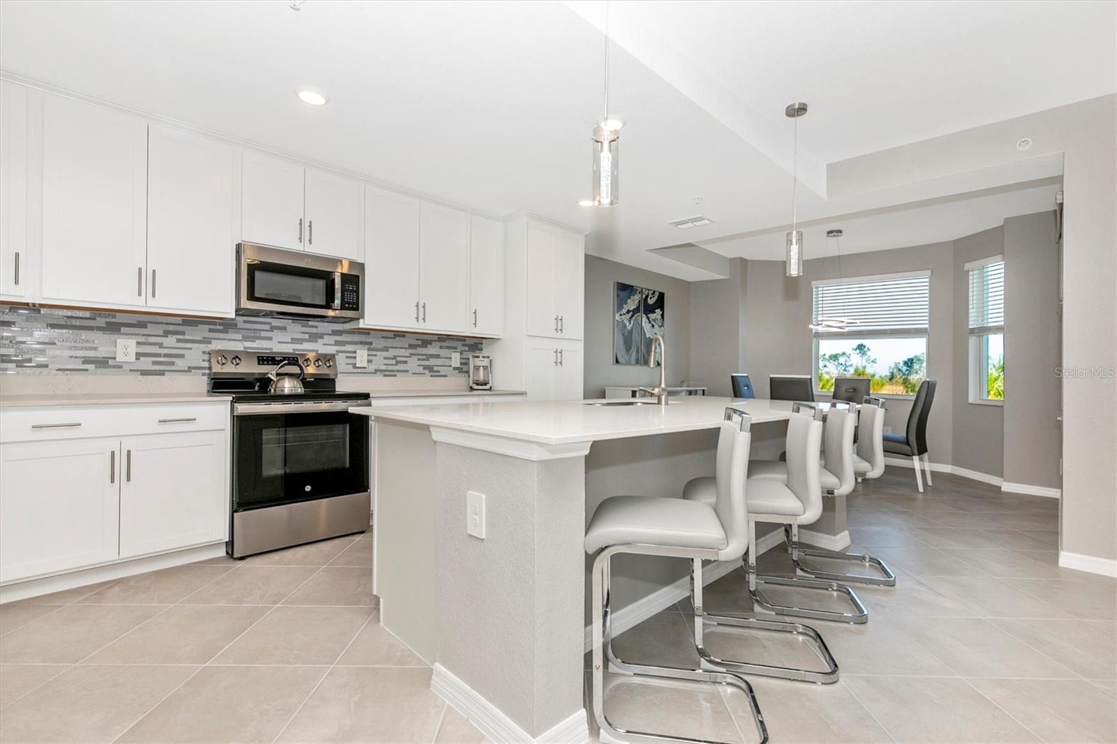 WELLEN PARK GOLF & COUNTRY CLUB - Residential Lease