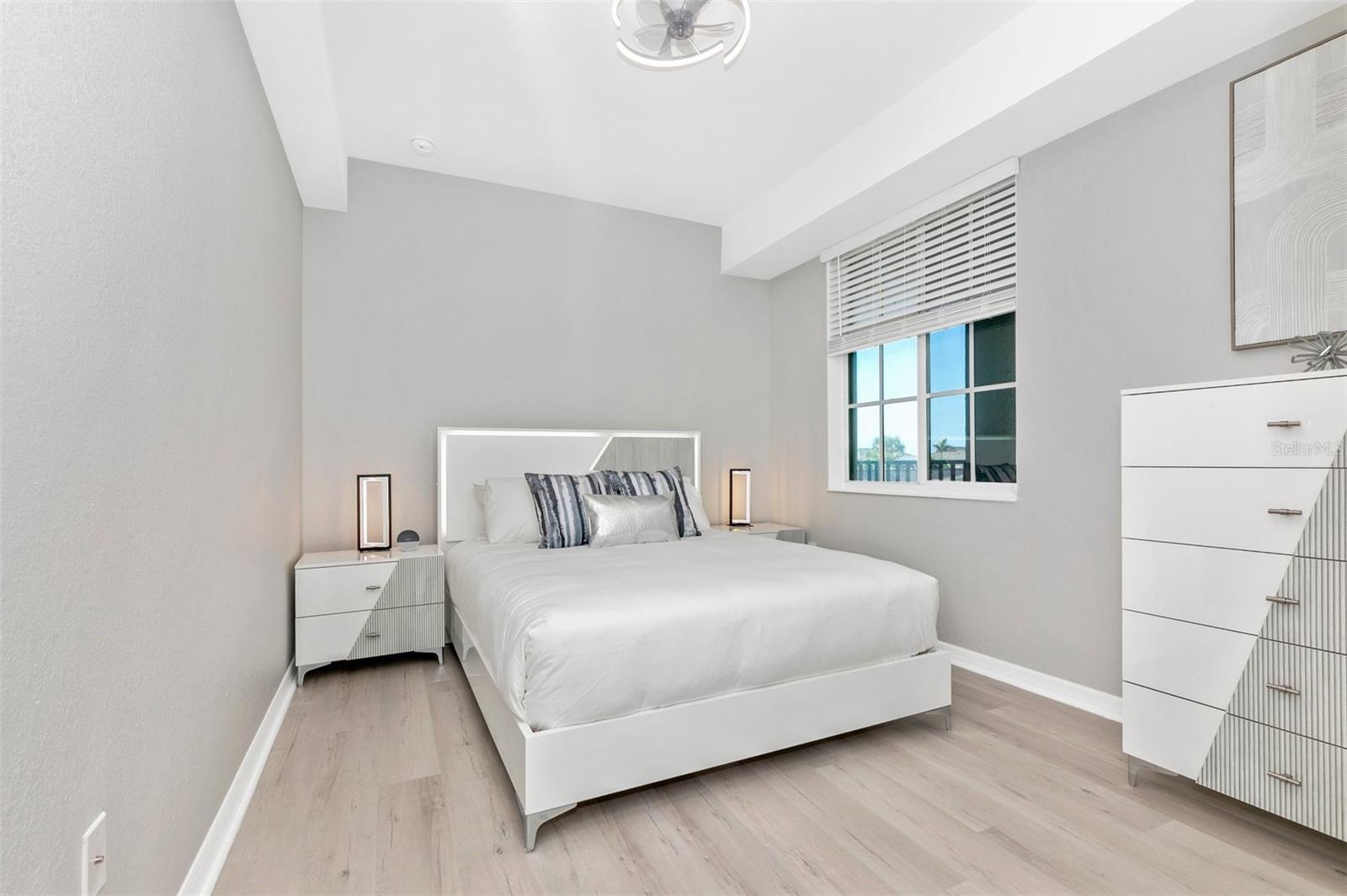WELLEN PARK GOLF & COUNTRY CLUB - Residential Lease