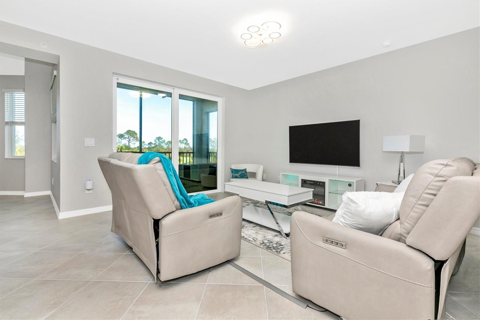 WELLEN PARK GOLF & COUNTRY CLUB - Residential Lease