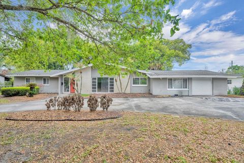 Photo of 1902 Merritt Park Drive, Orlando, FL 32803 (MLS # O6394769)