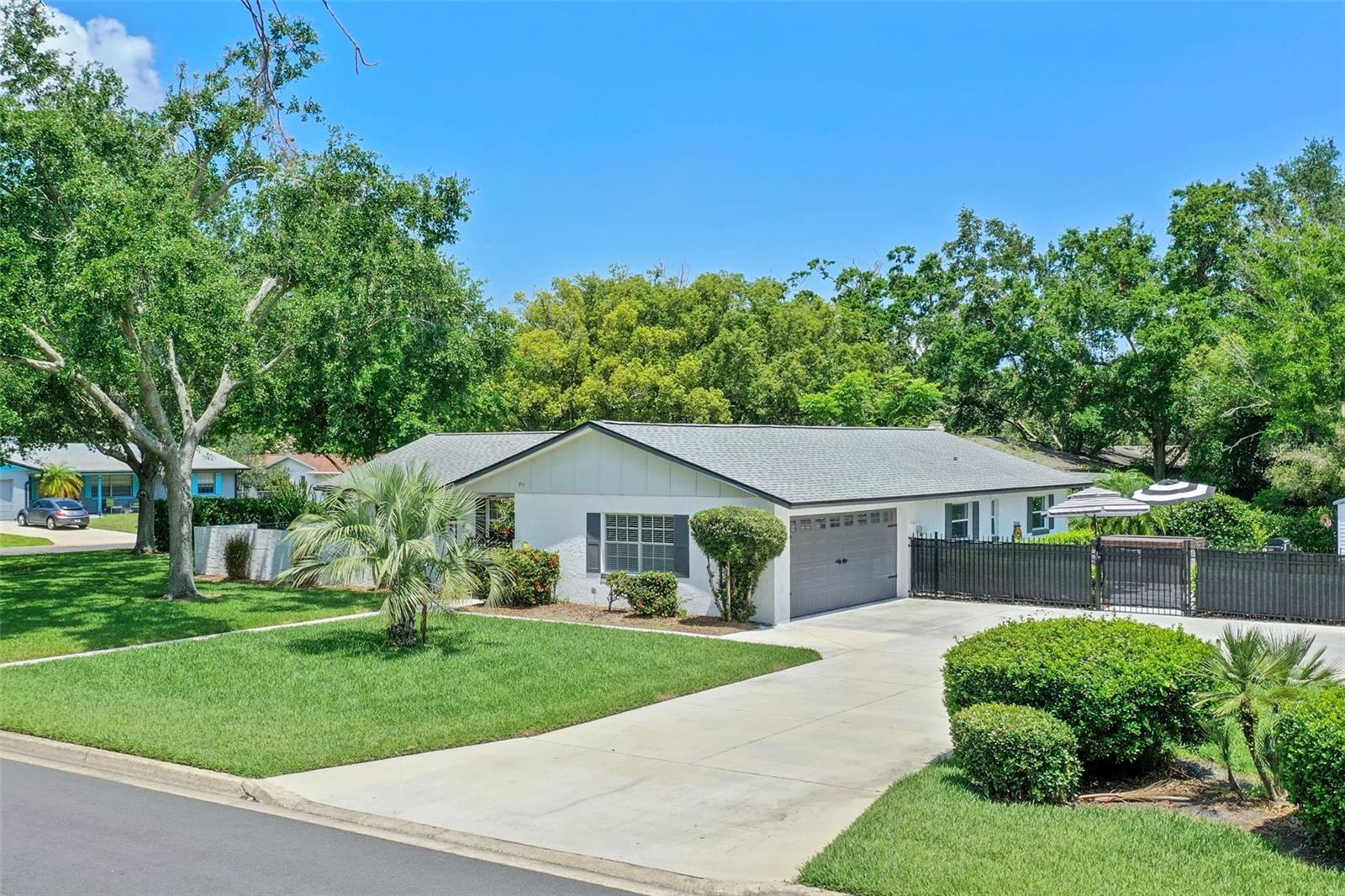 711 VALENCIA COURT