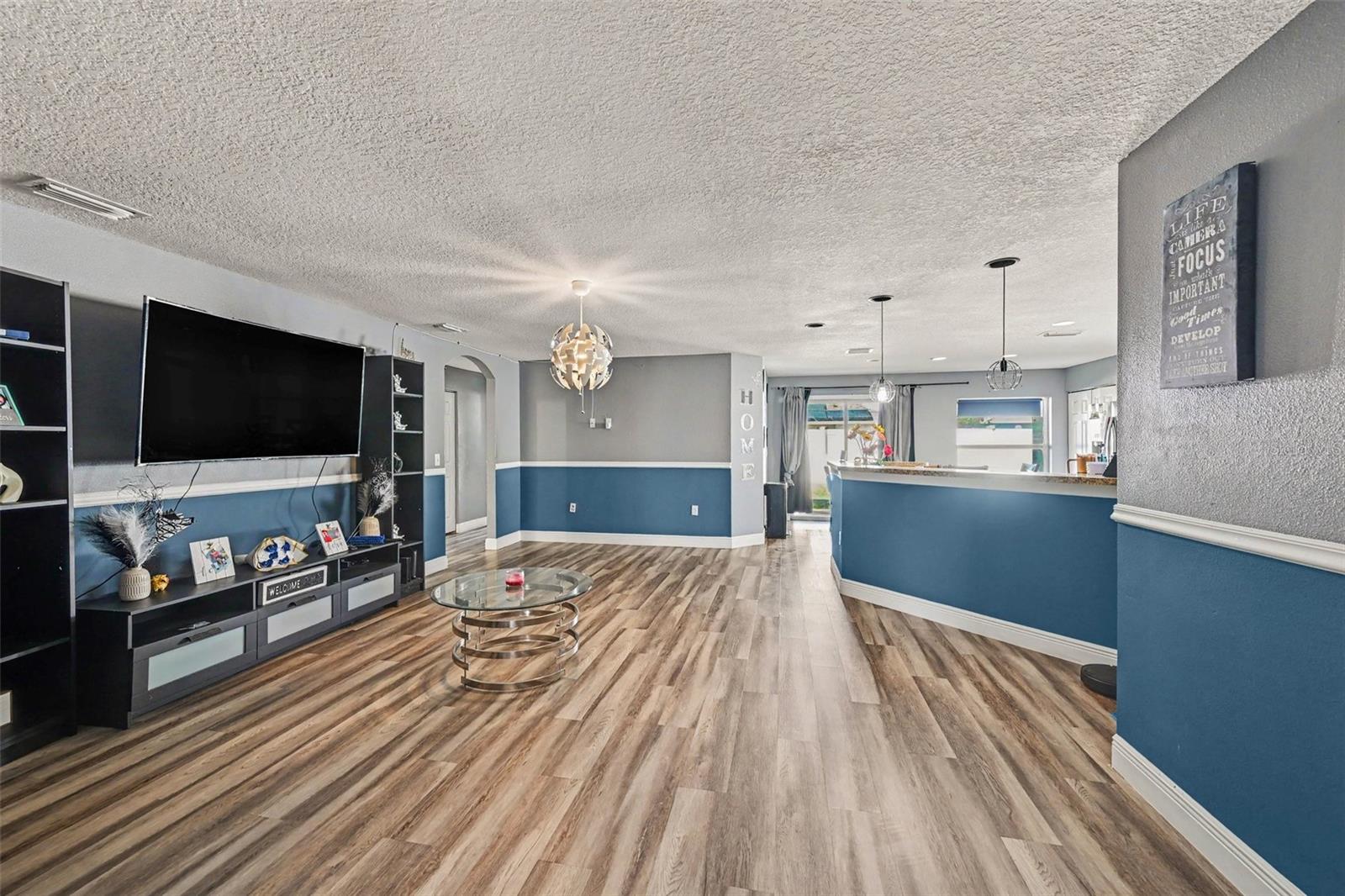 1812 PEACEFUL PALM STREET, RUSKIN, FL, 33570 3 1812 PEACEFUL PALM STREET