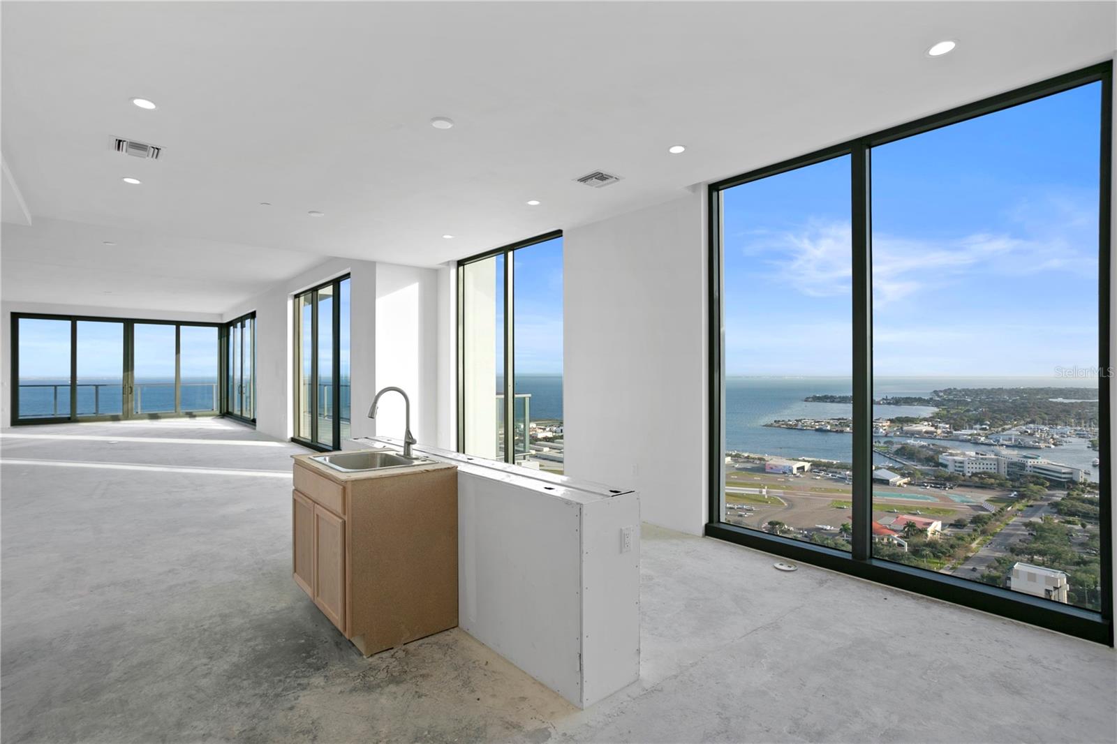 SALTAIRE CONDO - Residential