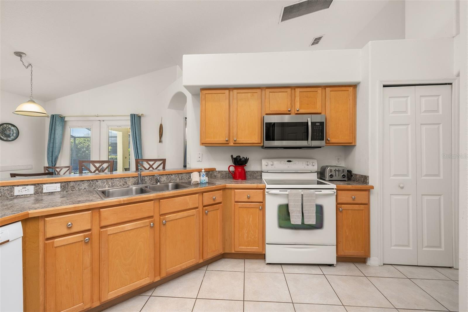 ORANGE TREE PH 04 LT 401 BEING IN 15-24-2 - Residential