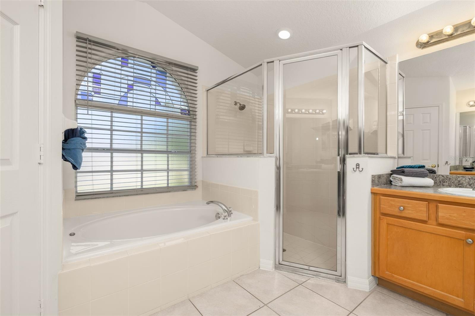 ORANGE TREE PH 04 LT 401 BEING IN 15-24-2 - Residential